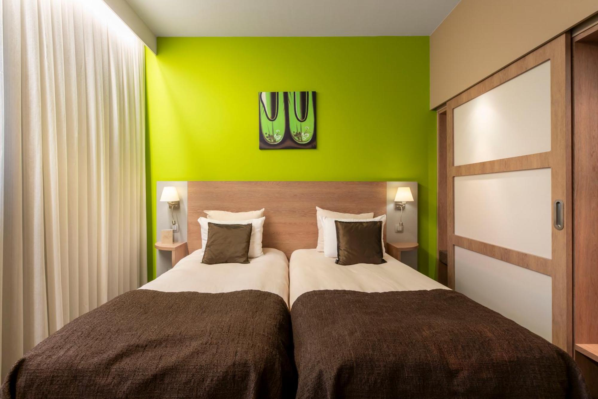 Hotel Van Der Valk Waterloo Extérieur photo